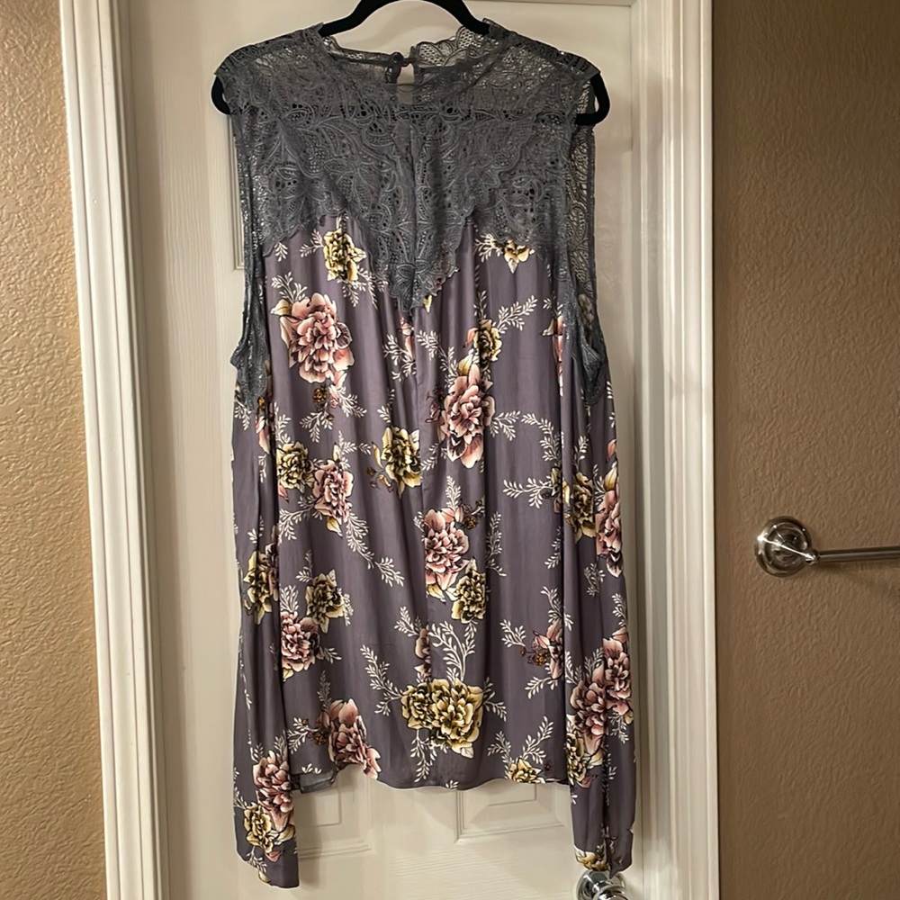 NWT Torrid Top Size 3